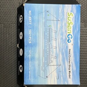 SuSenGo Titanic ship  light up brick build Model Kit